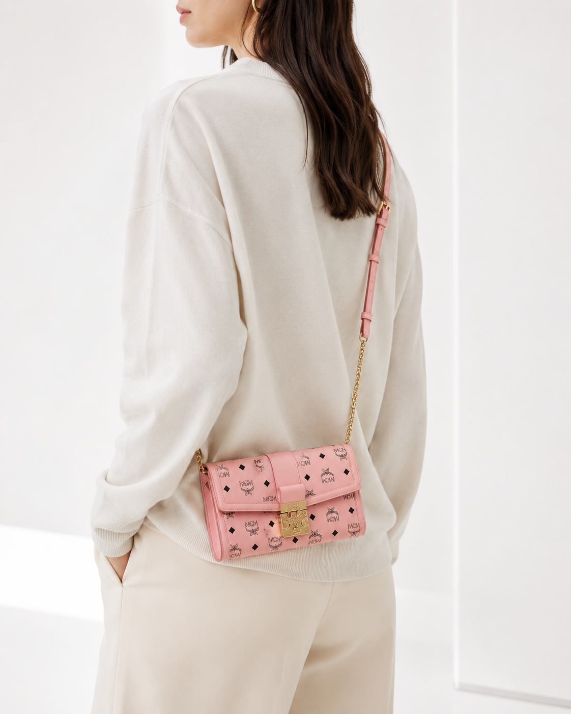 MCM Tracy Portemonnaie mit Kettenriemen in Visetos Soft Pinke
